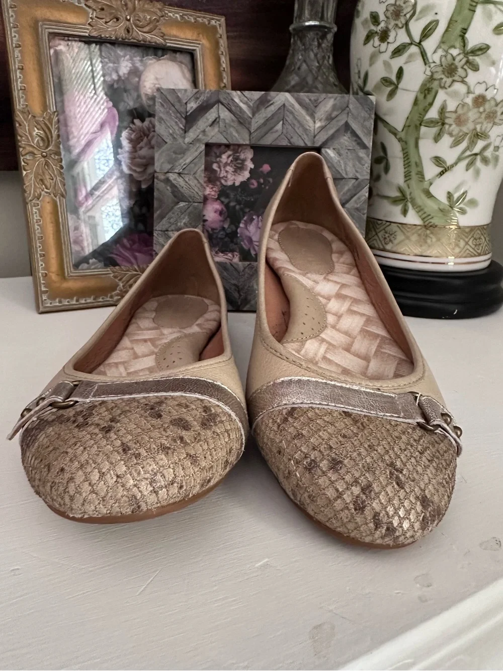 Born Masia Beige Leather Snake Print Toe Ballet Flats Sz 7.5/38.5